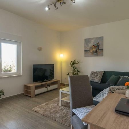 Apartment Okrug Gornji - Trogir With Sea View Exterior foto