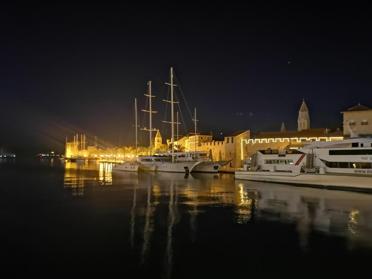 Apartment Okrug Gornji - Trogir With Sea View Exterior foto