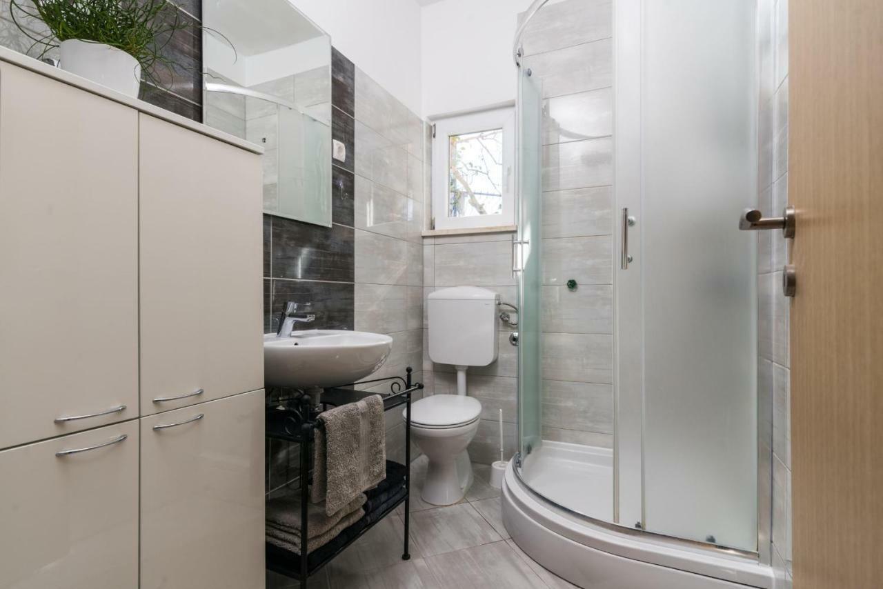 Apartment Okrug Gornji - Trogir With Sea View Exterior foto