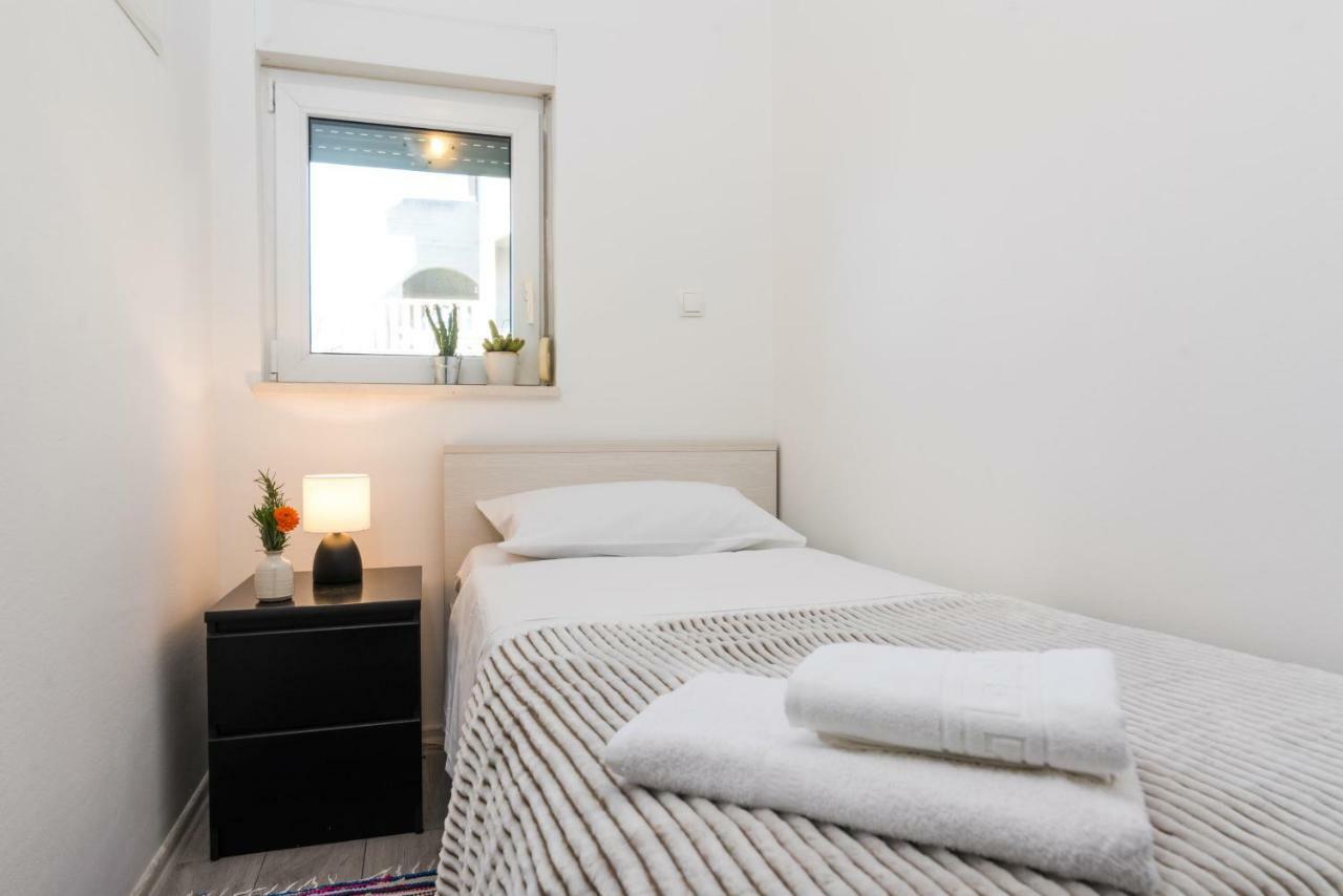 Apartment Okrug Gornji - Trogir With Sea View Exterior foto